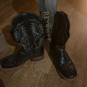 Woman’s Reywelt Belly Boot